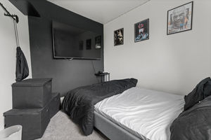 Photo 25- click for photo gallery